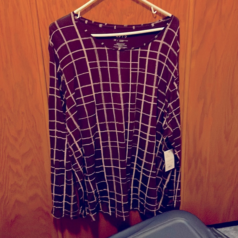 Long sleeve crew neck tee size 3X